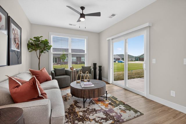 425 N 2ND Avenue, Eldridge, IA 52748