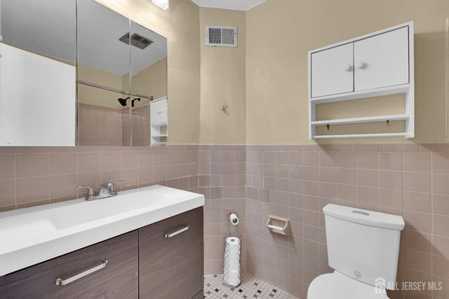 5502 Hana Road, Edison, NJ 08817