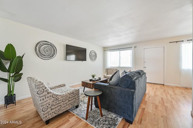 1702 W TUCKEY Lane 230, Phoenix, AZ 85015
