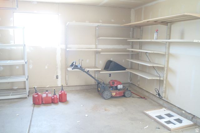 586 N 1260 W, Clinton, UT 84015