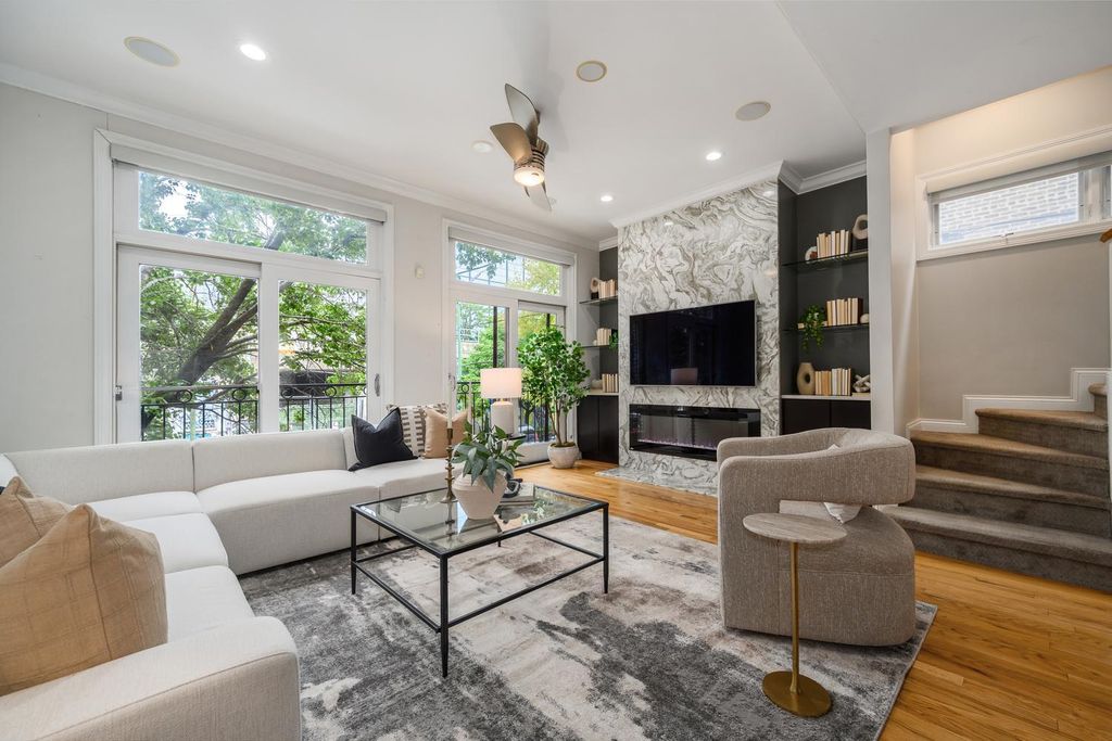 942 W HUBBARD Street, Chicago, IL 60642 — photo 2