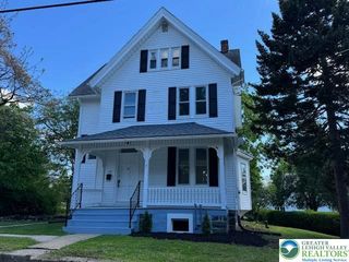 512 East Fairview Street, Coopersburg Boro, PA 18036