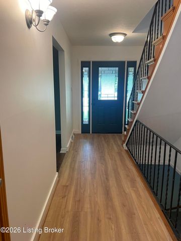 8603 Cool Brook Ct, Louisville, KY 40291