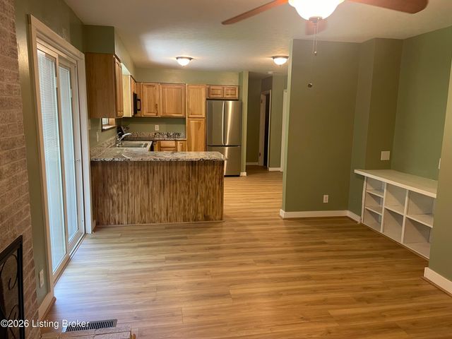 8603 Cool Brook Ct, Louisville, KY 40291