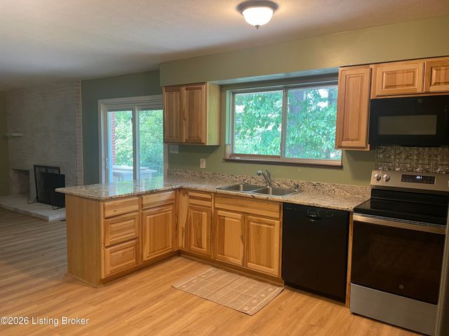 8603 Cool Brook Ct, Louisville, KY 40291