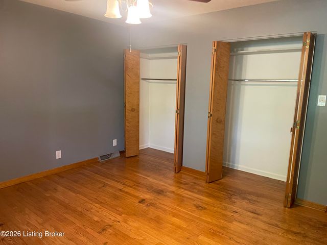 8603 Cool Brook Ct, Louisville, KY 40291