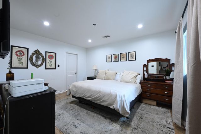 5826 Southwind Street, Houston, TX 77033