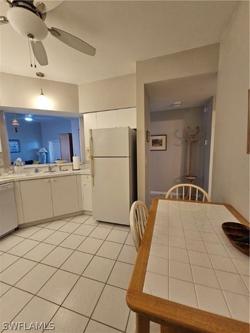 529 Windsor SQ 101, Naples, FL 34104