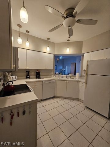 529 Windsor SQ 101, Naples, FL 34104