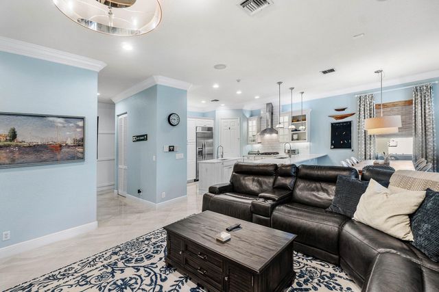 10697 Willow Oak Court, Wellington, FL 33414