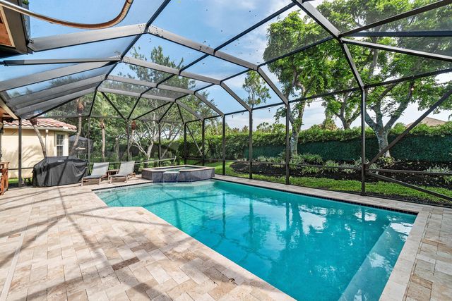 10697 Willow Oak Court, Wellington, FL 33414