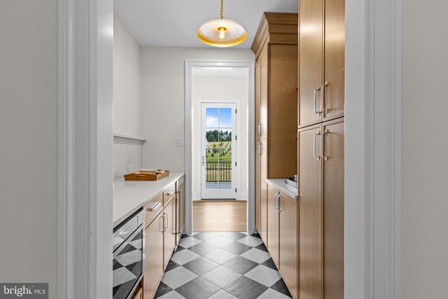 302 OLD KINGFISHER LN, Malvern, PA 19355