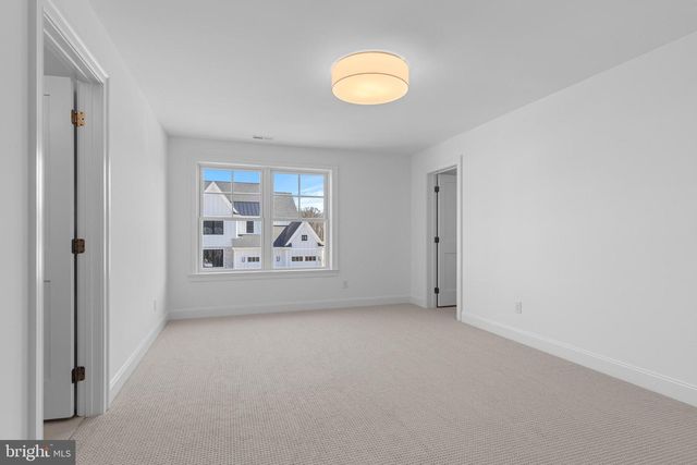 302 OLD KINGFISHER LN, Malvern, PA 19355