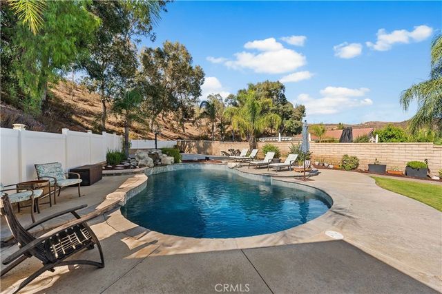 22435 Cardiff Drive, Saugus, CA 91350