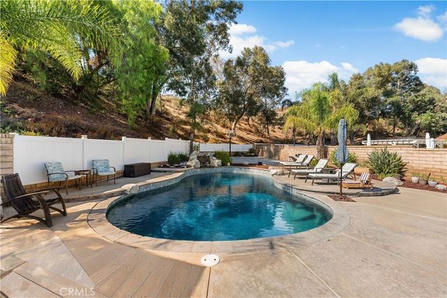 22435 Cardiff Drive, Saugus, CA 91350