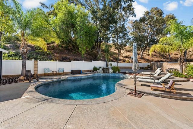 22435 Cardiff Drive, Saugus, CA 91350