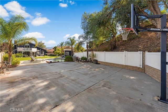 22435 Cardiff Drive, Saugus, CA 91350