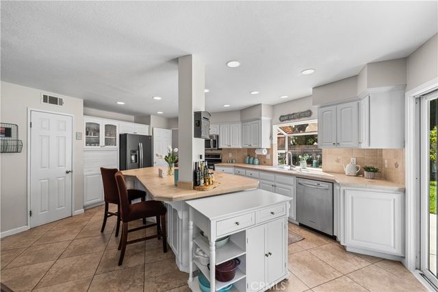 22435 Cardiff Drive, Saugus, CA 91350