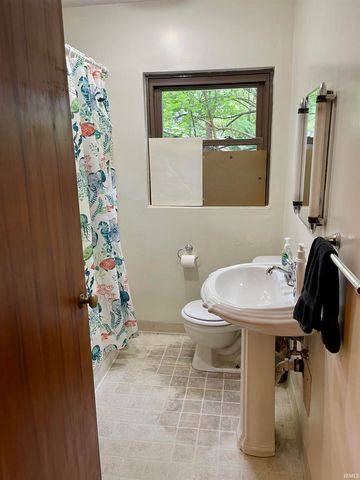 417 S SWAIN Avenue, Bloomington, IN 47401