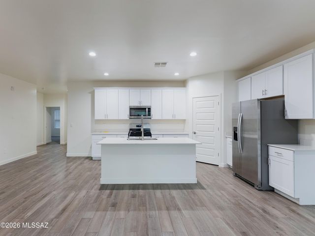 13976 E Crotalus Way, Vail, AZ 85641