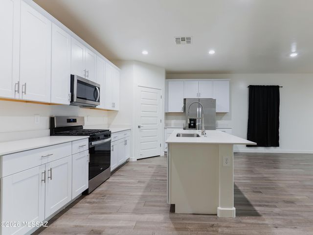 13976 E Crotalus Way, Vail, AZ 85641