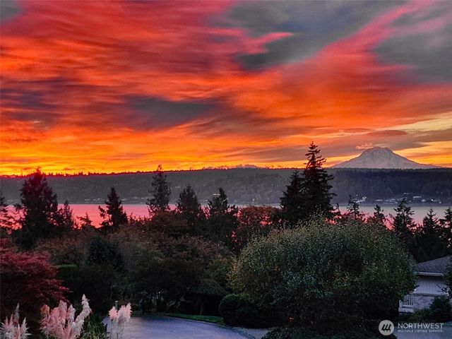 10321 123rd Street NW, Gig Harbor, WA 98329