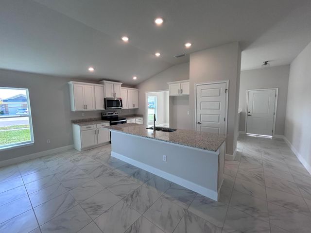 5728 Waterstone Boulevard, Fort Pierce, FL 34951