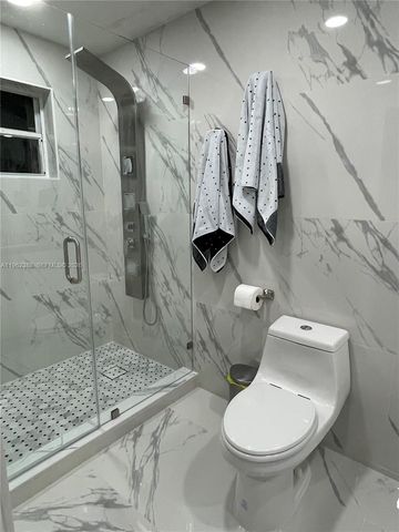 7415 Coldstream Dr, Hialeah, FL 33015