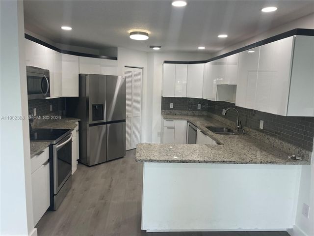 7415 Coldstream Dr, Hialeah, FL 33015