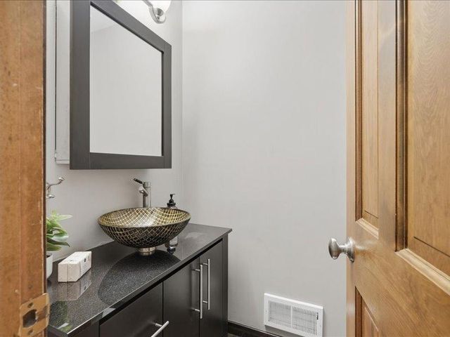 9331 Cedar Forest Road, Eden Prairie, MN 55347