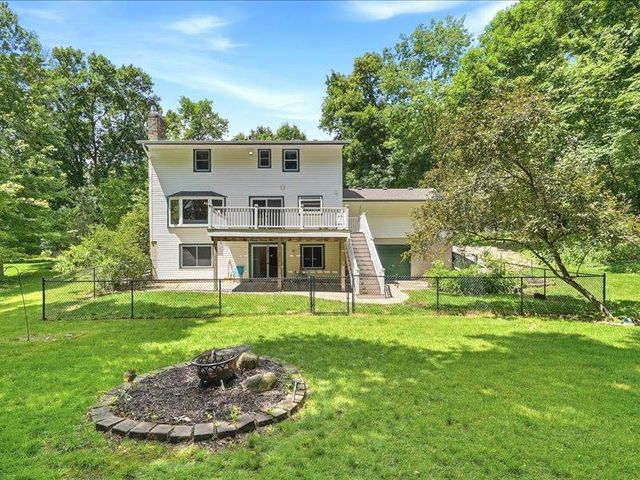 9331 Cedar Forest Road, Eden Prairie, MN 55347