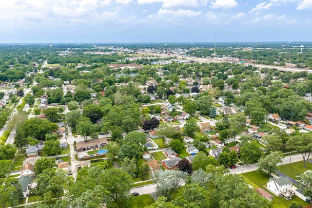 17730 HENRY Street, Lansing, IL 60438