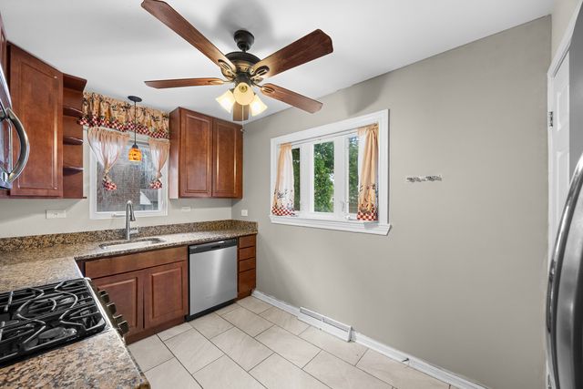 17730 HENRY Street, Lansing, IL 60438