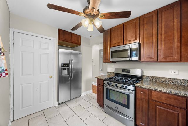 17730 HENRY Street, Lansing, IL 60438