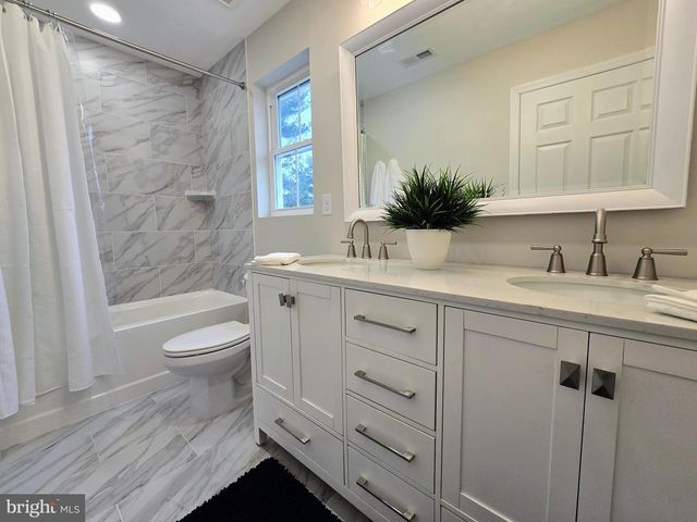 314 COLUMBIA BLVD, National Park, NJ 08063