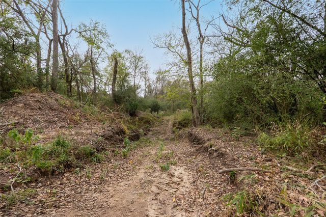 201 Lcr 646, Thornton, TX 76687