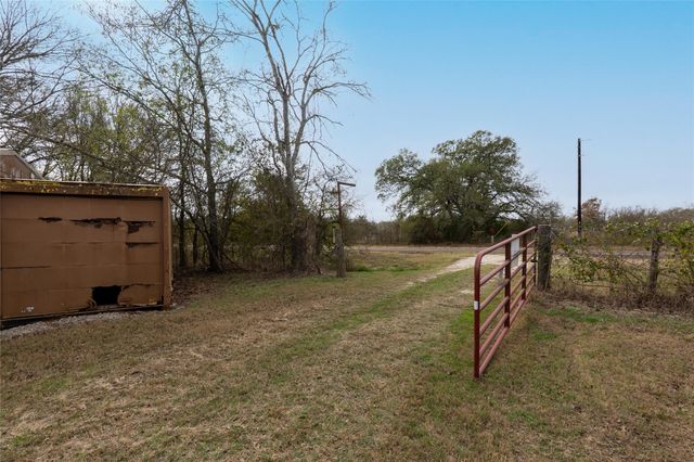 201 Lcr 646, Thornton, TX 76687