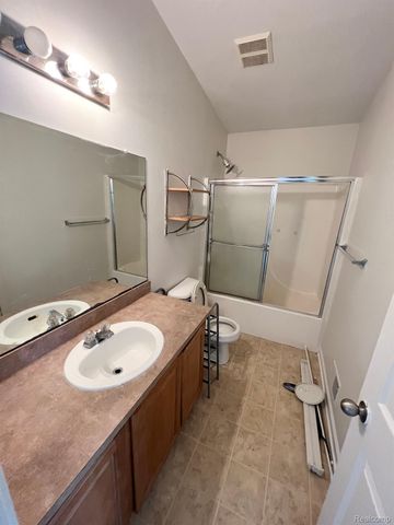 1235 NORTH BAY, Scio Township, MI 48103