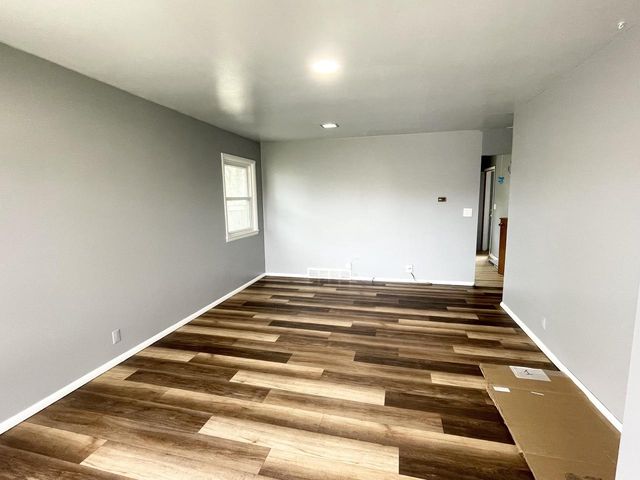 8523 W Glendale AVENUE, Milwaukee, WI 53225