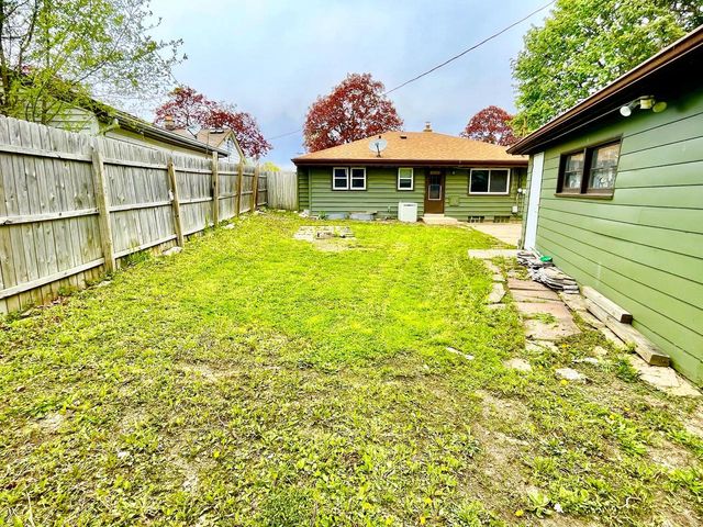 8523 W Glendale AVENUE, Milwaukee, WI 53225