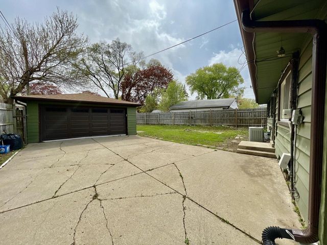 8523 W Glendale AVENUE, Milwaukee, WI 53225