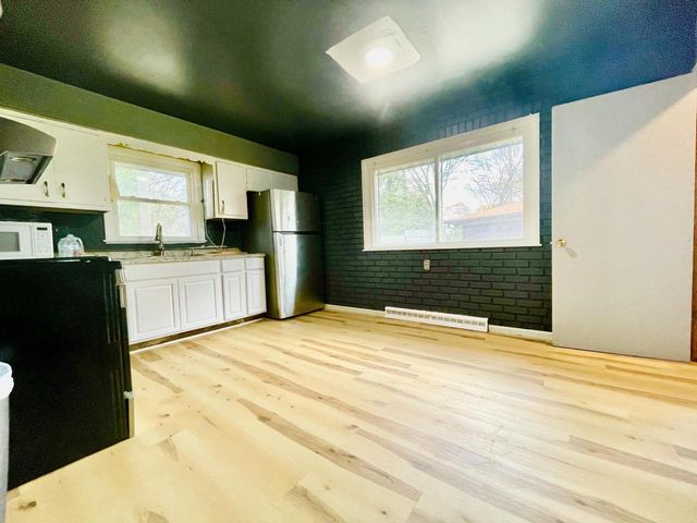 8523 W Glendale AVENUE, Milwaukee, WI 53225