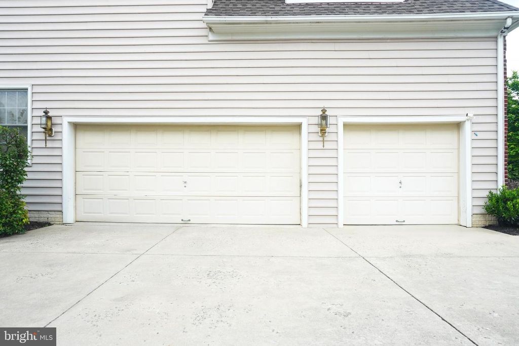 Image 2 of property listing at 12802 WILLOW MARSH LN, Bowie, MD 20720