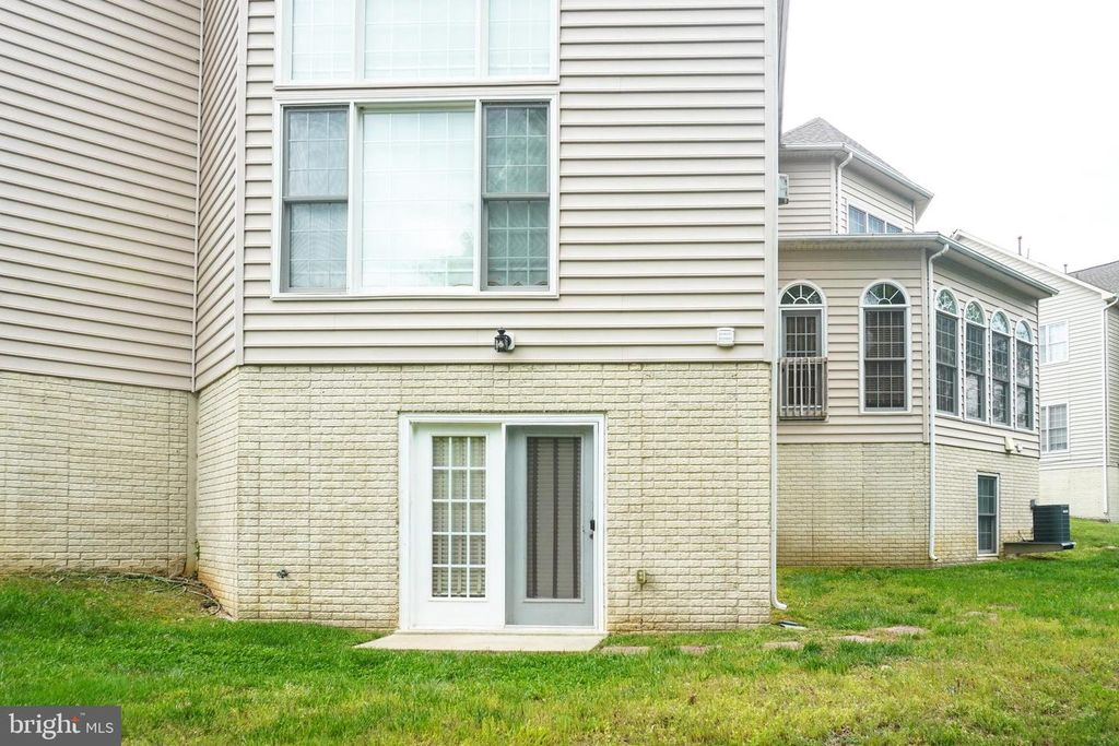 Image 7 of property listing at 12802 WILLOW MARSH LN, Bowie, MD 20720