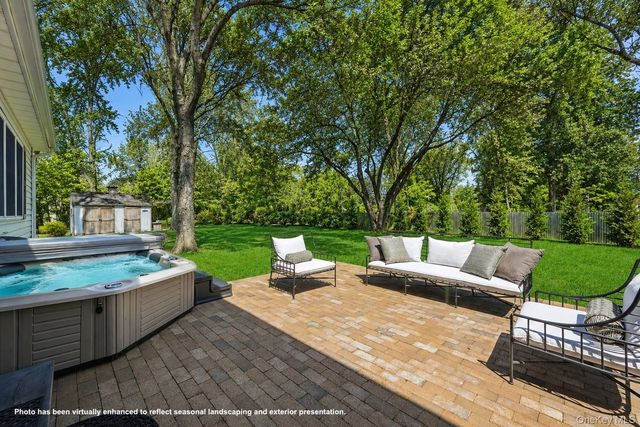 875 Deerfoot Path, Cutchogue, NY 11935