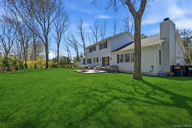 875 Deerfoot Path, Cutchogue, NY 11935