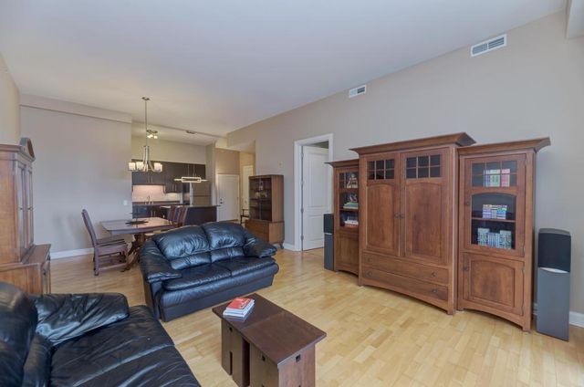 799 Graceland Avenue 506A, Des Plaines, IL 60016