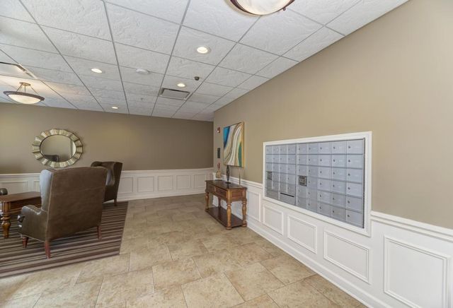 799 Graceland Avenue 506A, Des Plaines, IL 60016