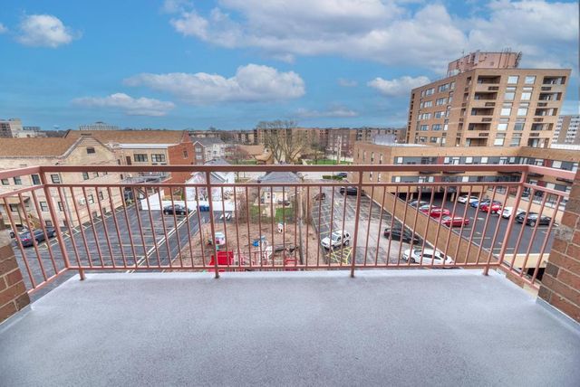 799 Graceland Avenue 506A, Des Plaines, IL 60016