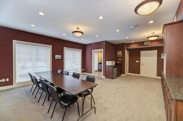 799 Graceland Avenue 506A, Des Plaines, IL 60016